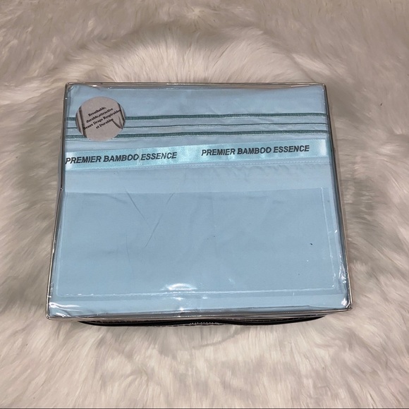⭐️SALE⭐️Full 4pc Ice Blue Bedsheets - Picture 2 of 5